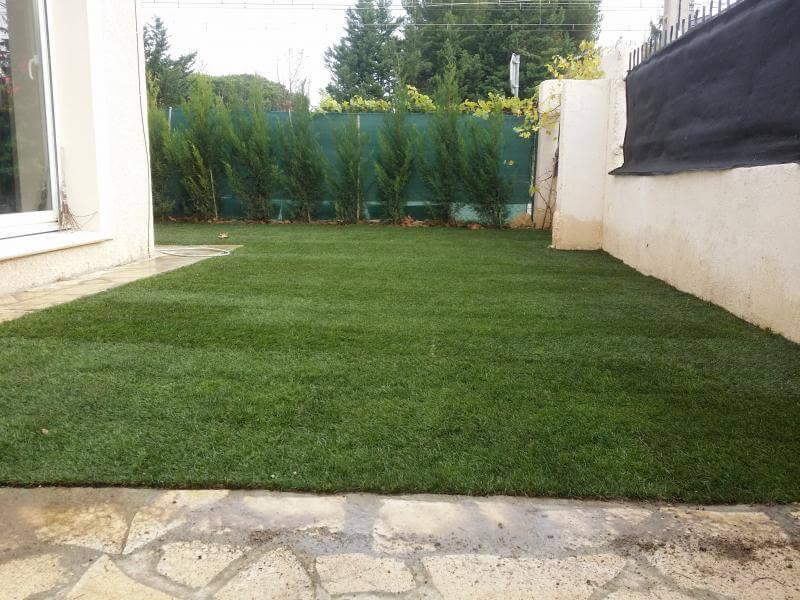 Pose gazon en plaque AUX JARDINS D'ADALIA